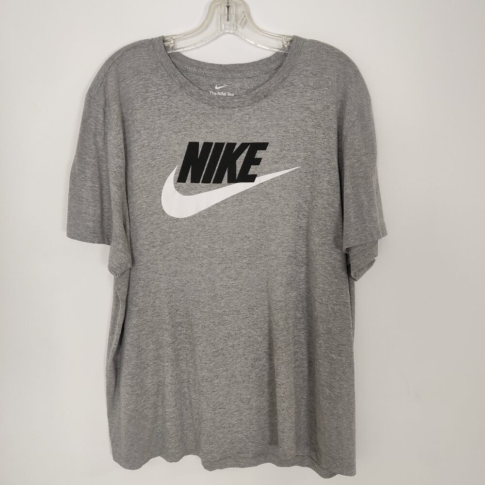 Nike The Nike Tee Men's Silver Gray T-shirt Size XXL Gorpcore Athletic Sporty